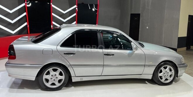 Mercedes C 200 2000, 203,580 km - 2.0 л - Sumqayıt