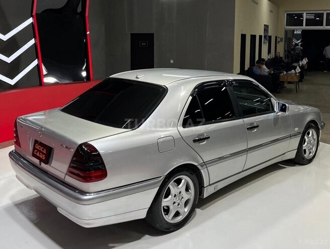 Mercedes C 200 2000, 203,580 km - 2.0 л - Sumqayıt