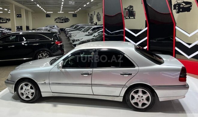 Mercedes C 200 2000, 203,580 km - 2.0 л - Sumqayıt