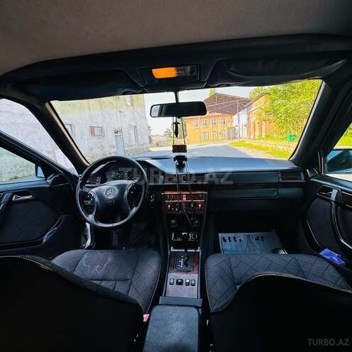 Mercedes E 220 1995, 725,556 km - 2.2 l - Şəki