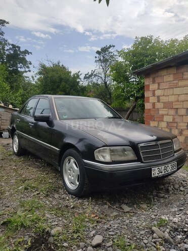 Mercedes C 220 1994, 300,000 km - 2.2 л - Qax