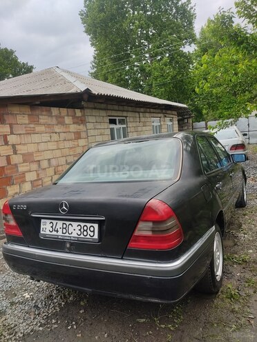 Mercedes C 220 1994, 300,000 km - 2.2 л - Qax