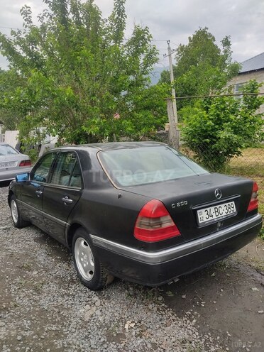 Mercedes C 220 1994, 300,000 km - 2.2 л - Qax