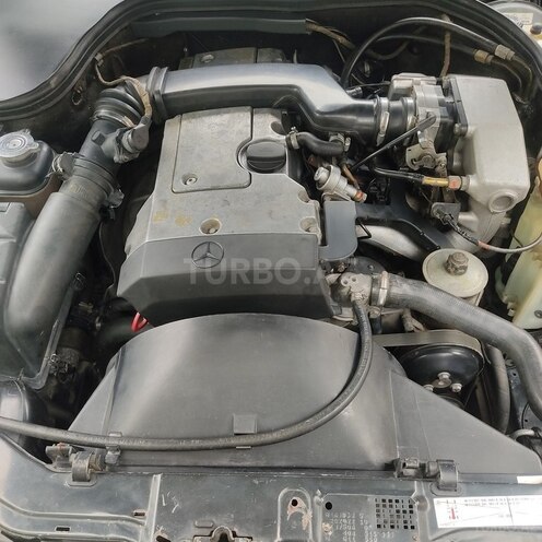 Mercedes C 220 1994, 300,000 km - 2.2 л - Qax