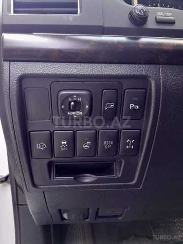 Toyota Land Cruiser-14