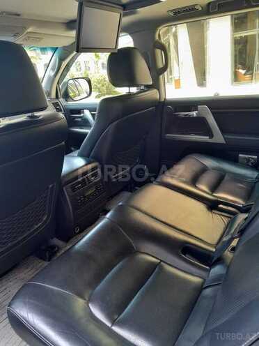 Toyota Land Cruiser-12