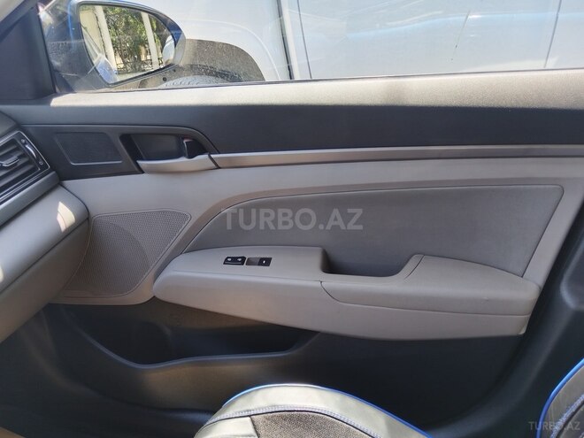 Hyundai Elantra 2017, 172,200 km - 2.0 л - Bakı
