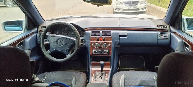 Mercedes E 200 1996, 460,000 km - 2.0 l - Gəncə