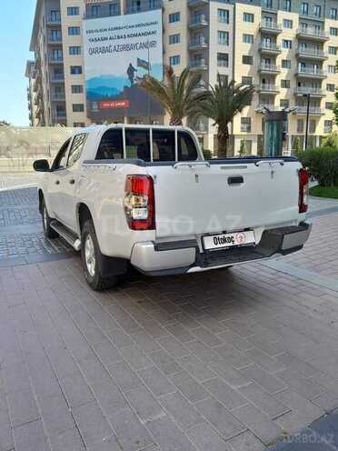 Mitsubishi L200-2