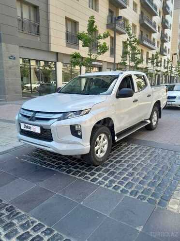 Mitsubishi L200-9