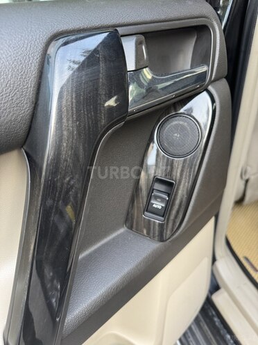 Toyota Land Cruiser Prado 2011, 220,000 km - 3.0 л - Bakı