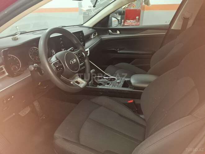 Kia K5-3