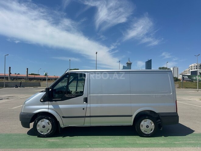 Ford Transit-5