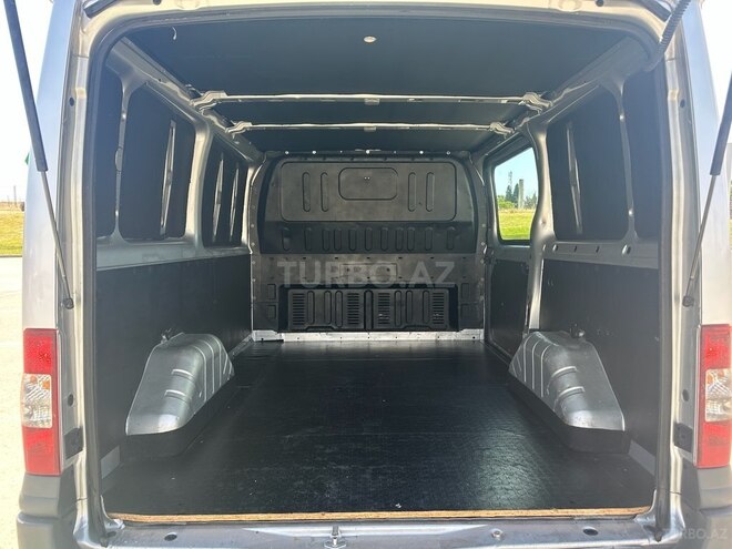 Ford Transit-9