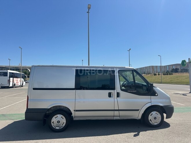 Ford Transit-4