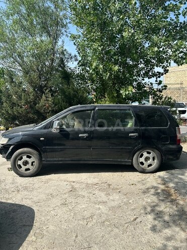 Mitsubishi Chariot 2002, 150,000 km - 2.4 л - Sumqayıt