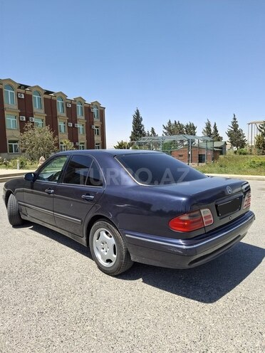 Mercedes E 240 2000, 300,000 km - 2.6 l - Bakı