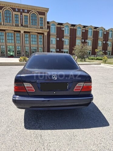 Mercedes E 240 2000, 300,000 km - 2.6 l - Bakı