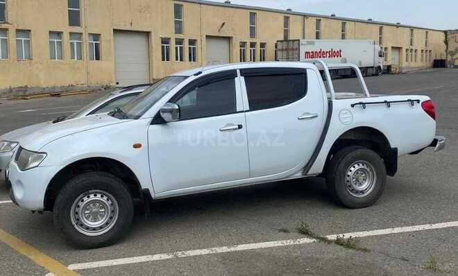 Mitsubishi L200 2008, 255,000 km - 2.5 l - Bakı