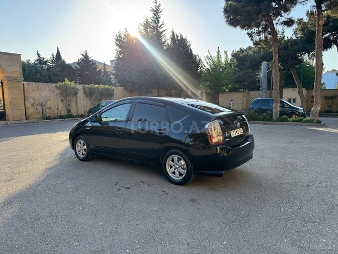 Toyota Prius-12