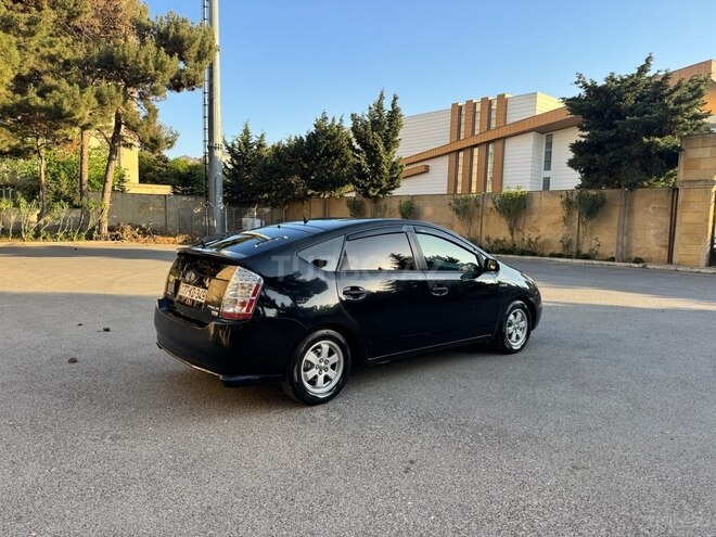 Toyota Prius-7