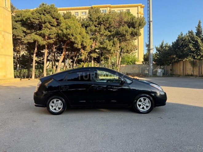 Toyota Prius-8