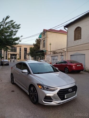 Hyundai Elantra 2017, 165,762 km - 1.6 l - Bakı
