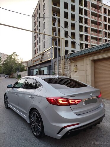Hyundai Elantra 2017, 165,762 km - 1.6 l - Bakı