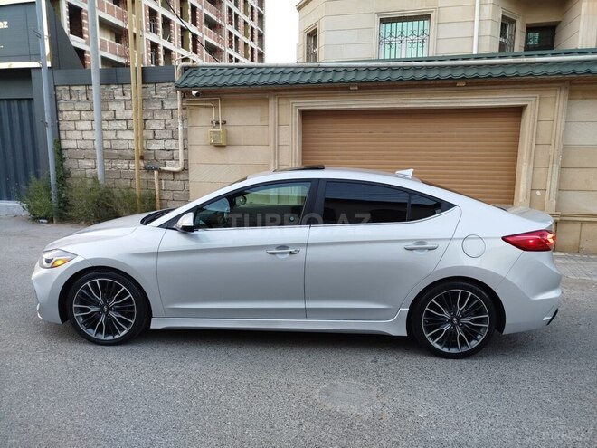 Hyundai Elantra 2017, 165,762 km - 1.6 l - Bakı