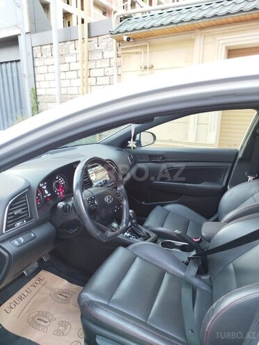Hyundai Elantra 2017, 165,762 km - 1.6 l - Bakı