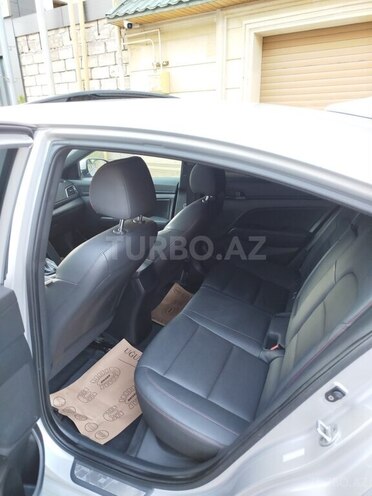 Hyundai Elantra 2017, 165,762 km - 1.6 l - Bakı