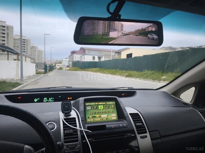 Toyota Prius-8