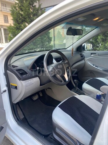 Hyundai Accent 2017, 198,000 km - 1.6 л - Bakı