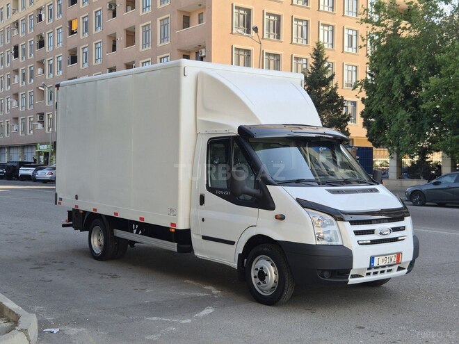 Ford Transit-6