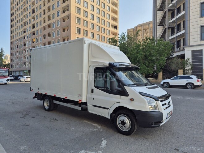 Ford Transit-5