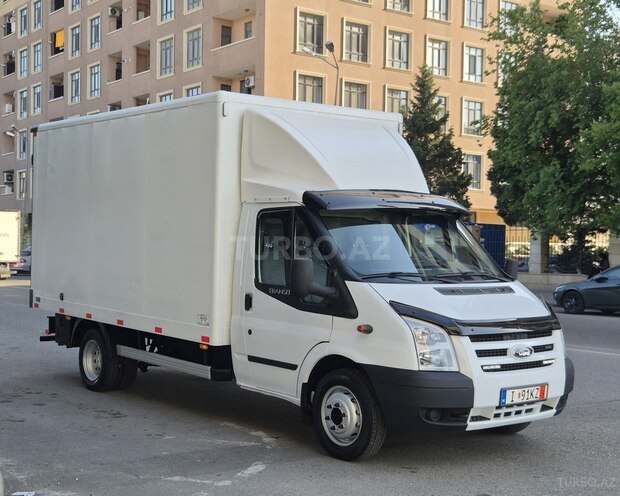 Ford Transit-8