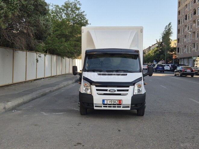 Ford Transit-4