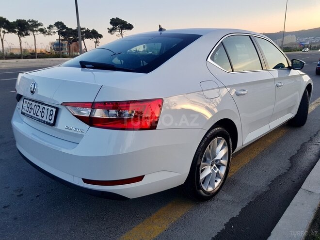 Skoda Superb 2019, 68,000 km - 1.4 л - Bakı
