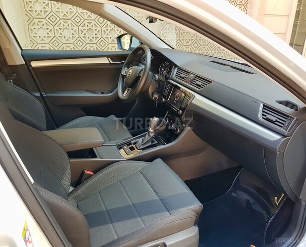 Skoda Superb 2019, 68,000 km - 1.4 л - Bakı