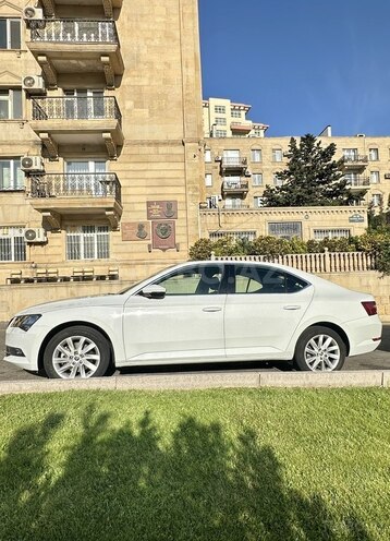 Skoda Superb 2019, 68,000 km - 1.4 л - Bakı