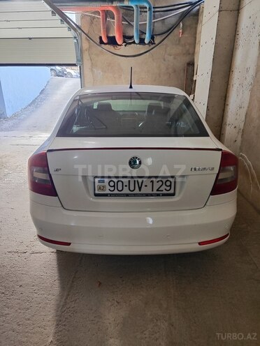 Skoda Octavia 2011, 255,000 km - 1.6 l - Bakı