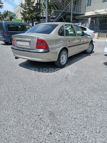 Opel Vectra 1997, 332,000 km - 1.6 l - Bakı