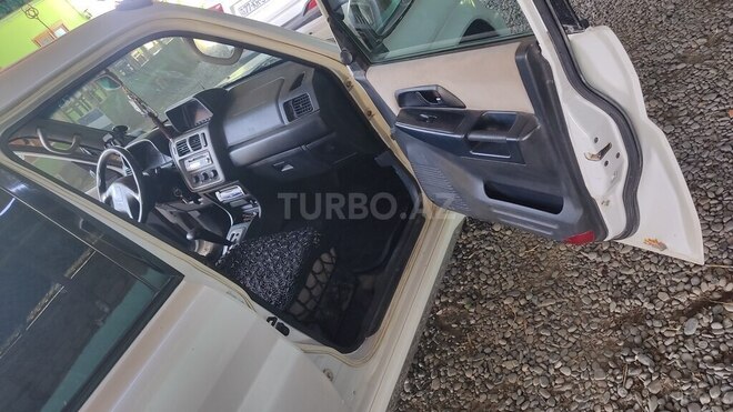 Mitsubishi Pajero io 2001, 189,989 km - 2.0 l - Salyan