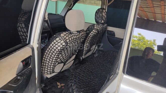 Mitsubishi Pajero io 2001, 189,989 km - 2.0 l - Salyan
