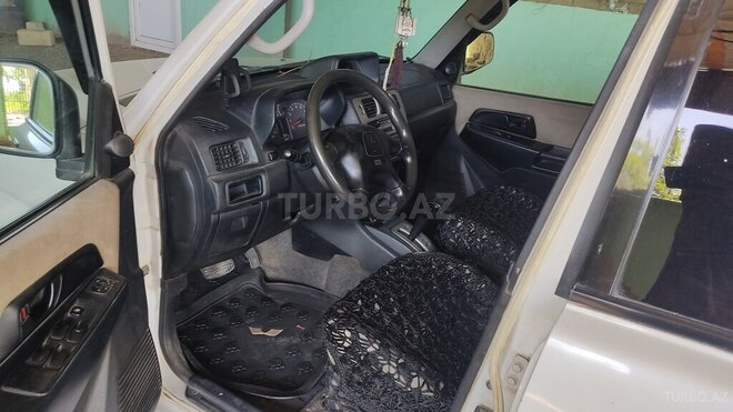 Mitsubishi Pajero io 2001, 189,989 km - 2.0 l - Salyan