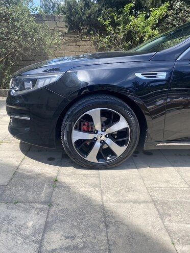 Kia K5-4