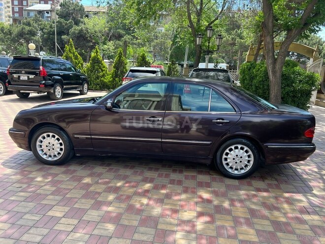 Mercedes E 220 d 2001, 530,000 km - 2.2 l - Bakı