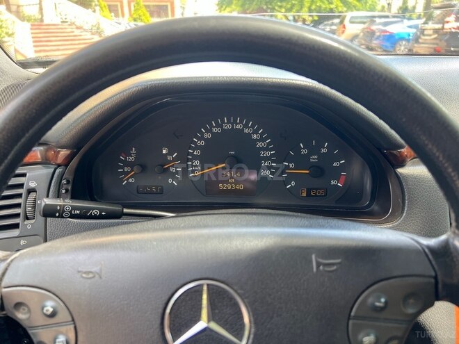 Mercedes E 220 d 2001, 530,000 km - 2.2 l - Bakı
