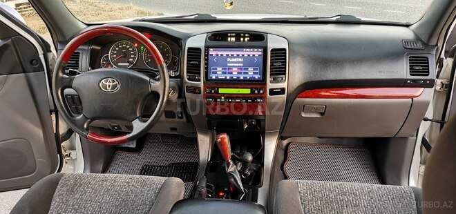 Toyota Land Cruiser Prado-17