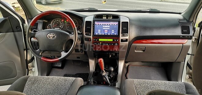 Toyota Land Cruiser Prado-18